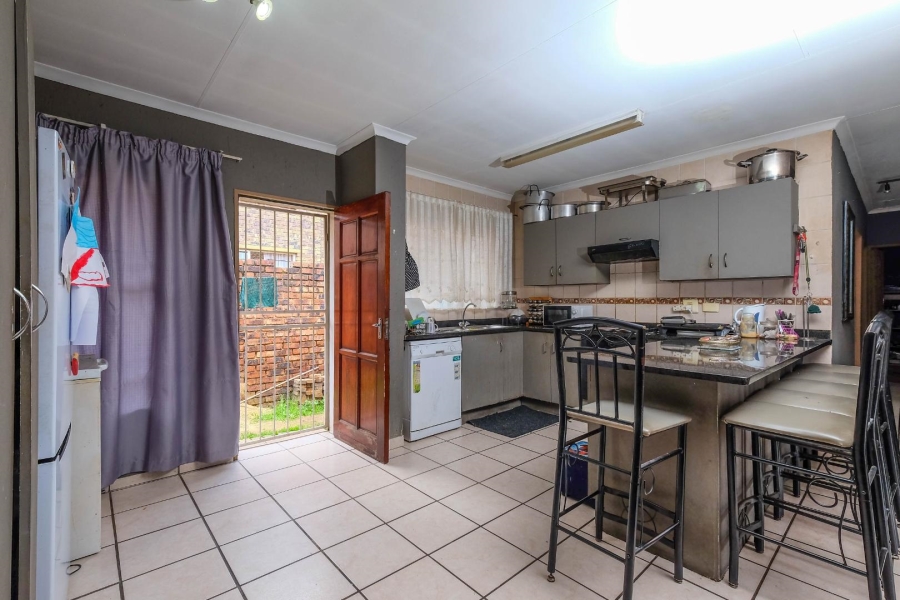3 Bedroom Property for Sale in Buccleuch Gauteng
