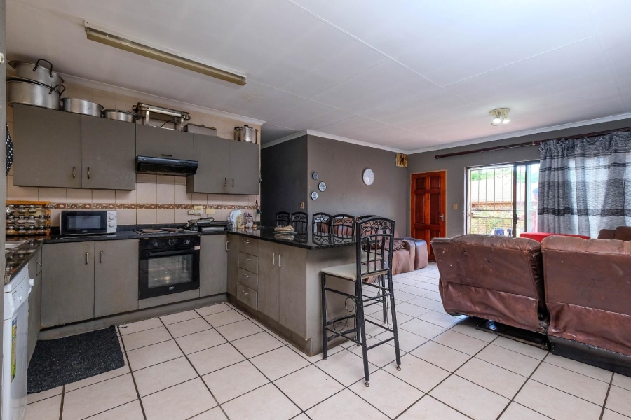 3 Bedroom Property for Sale in Buccleuch Gauteng