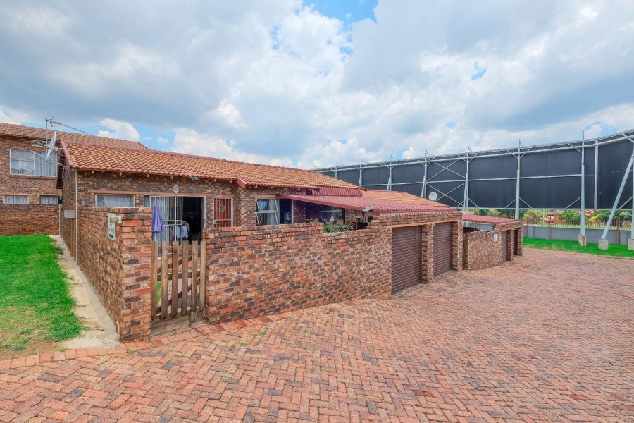 3 Bedroom Property for Sale in Buccleuch Gauteng