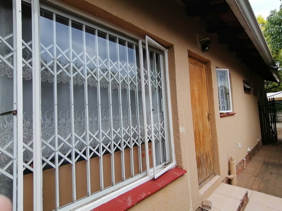 1 Bedroom Property for Sale in Bromhof Gauteng