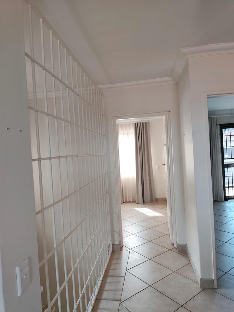 To Let 4 Bedroom Property for Rent in Waterkloof Ridge Gauteng