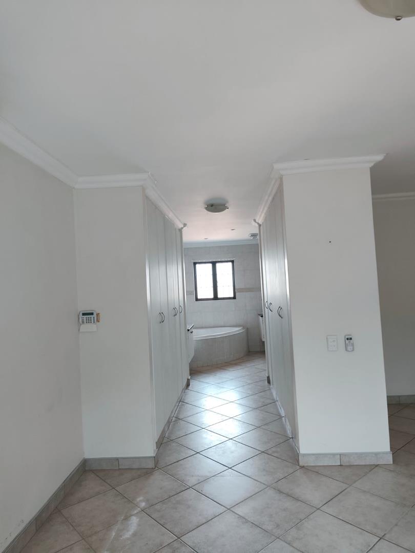 To Let 4 Bedroom Property for Rent in Waterkloof Ridge Gauteng