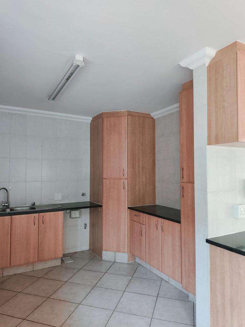 To Let 4 Bedroom Property for Rent in Waterkloof Ridge Gauteng