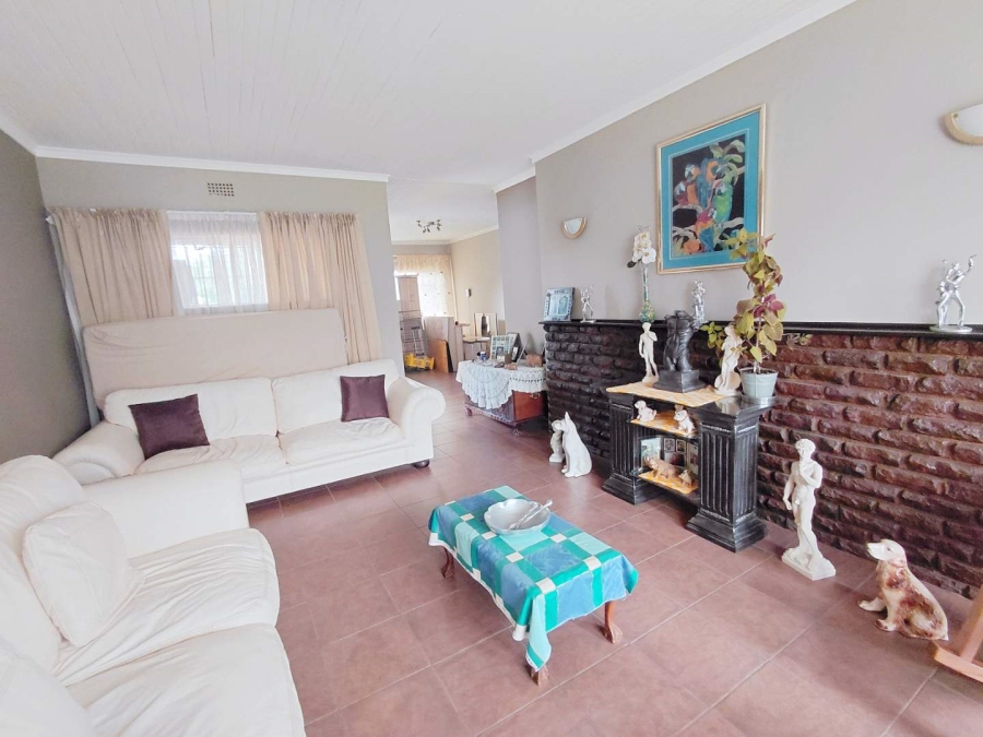 4 Bedroom Property for Sale in Birchleigh Gauteng