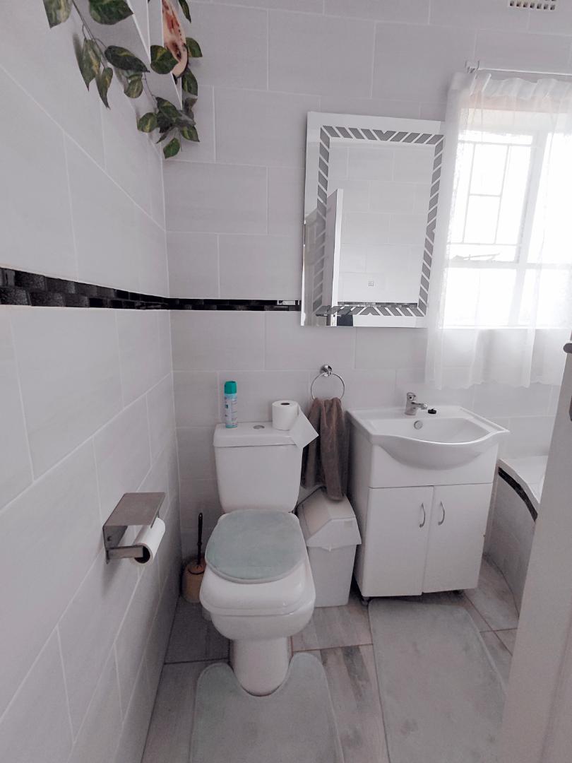 4 Bedroom Property for Sale in Birchleigh Gauteng