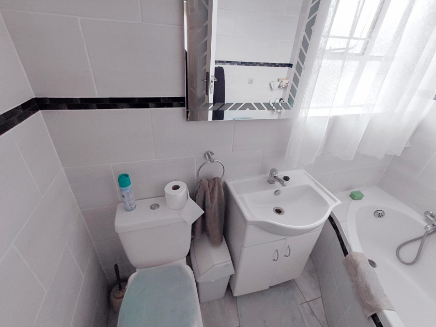 4 Bedroom Property for Sale in Birchleigh Gauteng