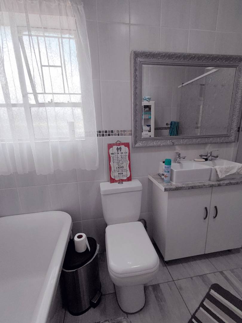 4 Bedroom Property for Sale in Birchleigh Gauteng