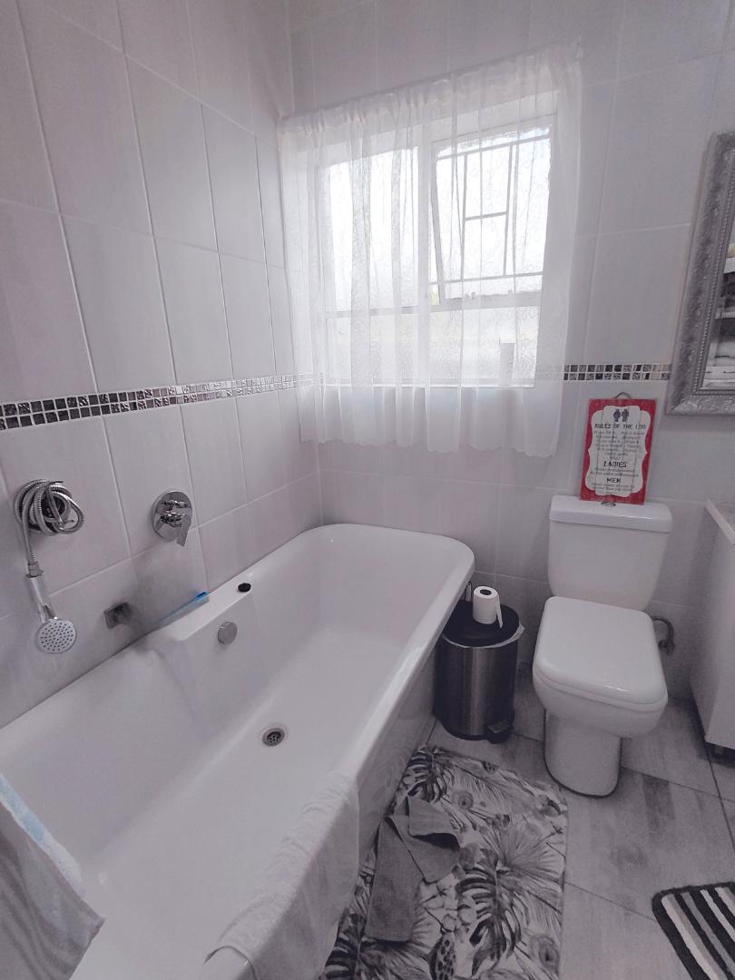 4 Bedroom Property for Sale in Birchleigh Gauteng