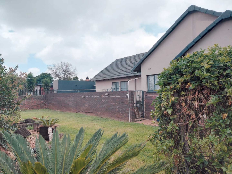 4 Bedroom Property for Sale in Birchleigh Gauteng
