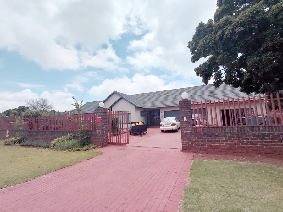 4 Bedroom Property for Sale in Birchleigh Gauteng