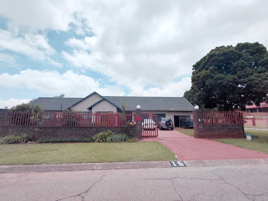 4 Bedroom Property for Sale in Birchleigh Gauteng