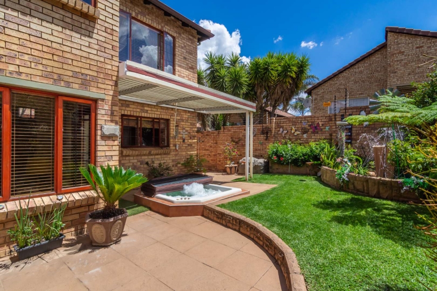 4 Bedroom Property for Sale in Willowbrook Gauteng