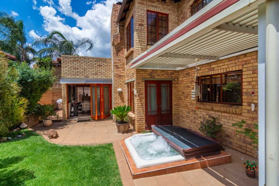 4 Bedroom Property for Sale in Willowbrook Gauteng