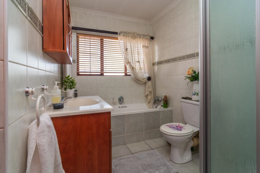 4 Bedroom Property for Sale in Willowbrook Gauteng