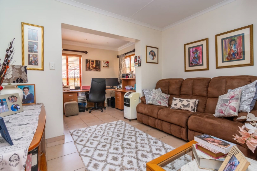 4 Bedroom Property for Sale in Willowbrook Gauteng