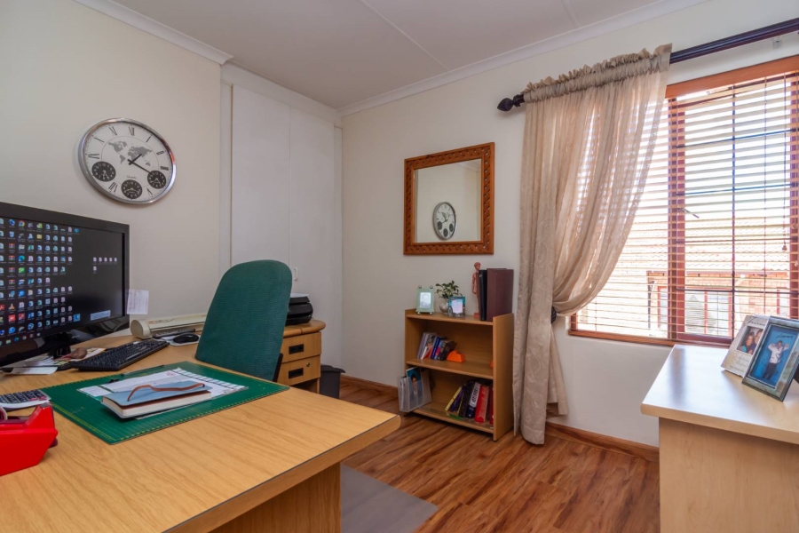 4 Bedroom Property for Sale in Willowbrook Gauteng