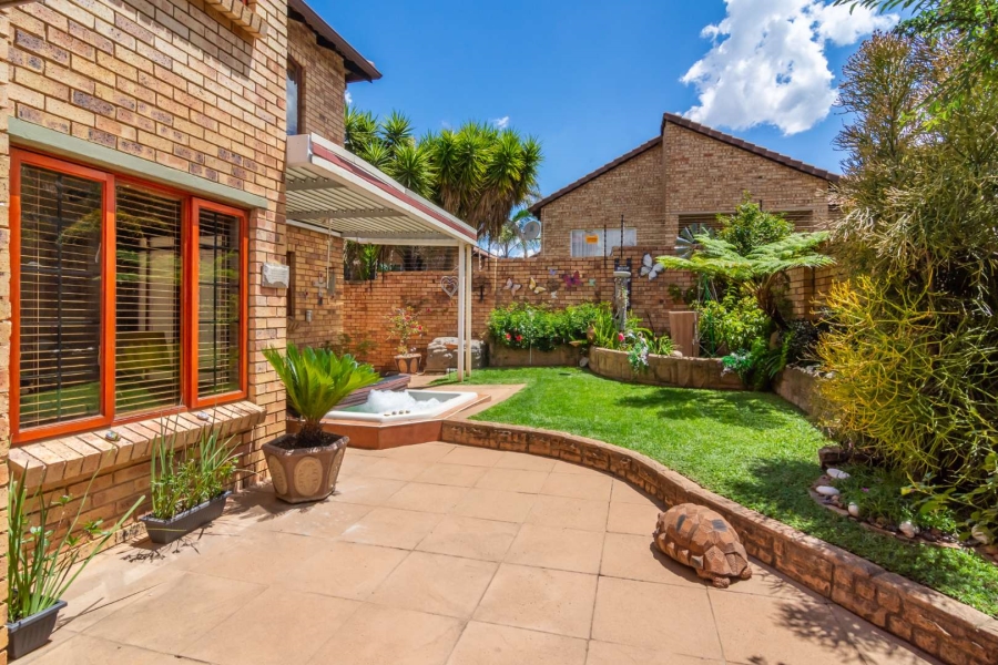 4 Bedroom Property for Sale in Willowbrook Gauteng