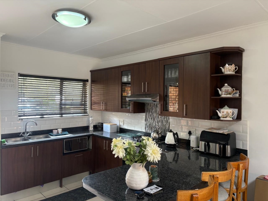 2 Bedroom Property for Sale in Mulbarton Gauteng