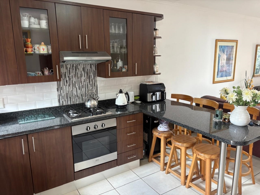 2 Bedroom Property for Sale in Mulbarton Gauteng