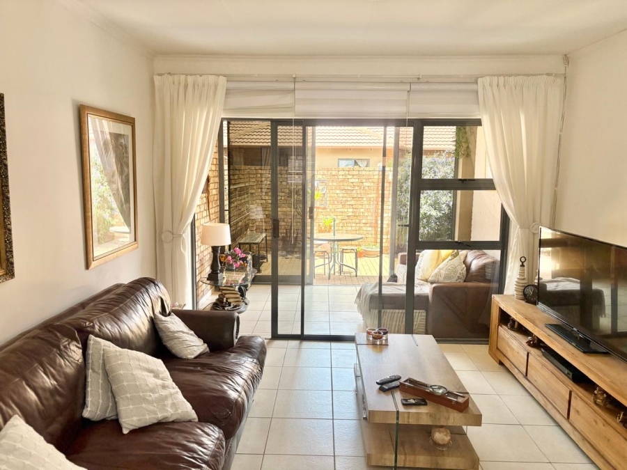 2 Bedroom Property for Sale in Mulbarton Gauteng