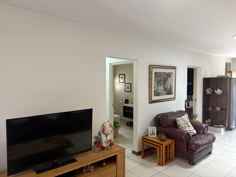 2 Bedroom Property for Sale in Mulbarton Gauteng