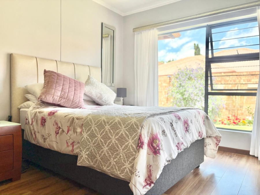 2 Bedroom Property for Sale in Mulbarton Gauteng