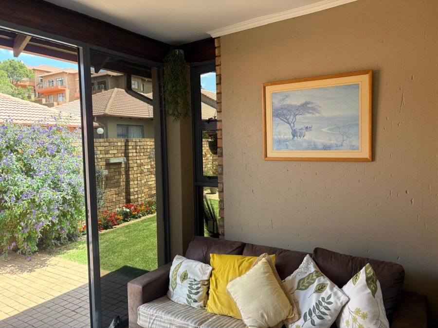 2 Bedroom Property for Sale in Mulbarton Gauteng