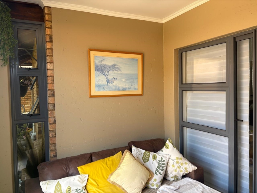 2 Bedroom Property for Sale in Mulbarton Gauteng