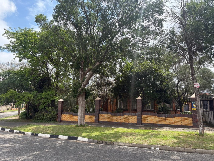 4 Bedroom Property for Sale in The Hill Gauteng