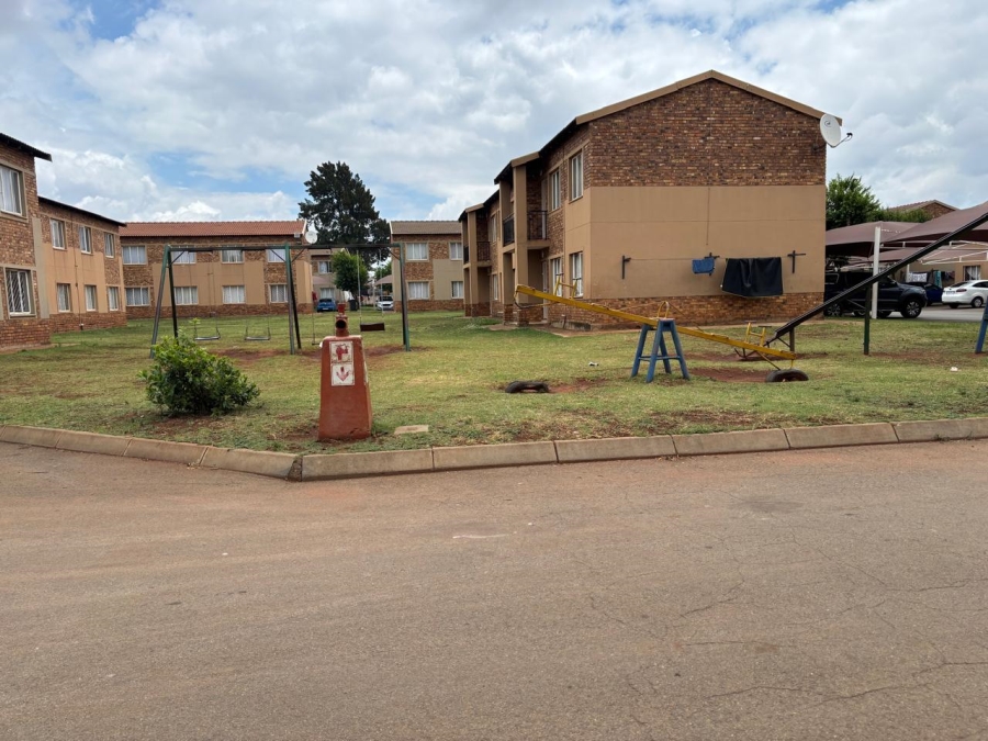 2 Bedroom Property for Sale in Protea Glen Gauteng