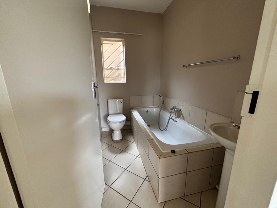2 Bedroom Property for Sale in Protea Glen Gauteng