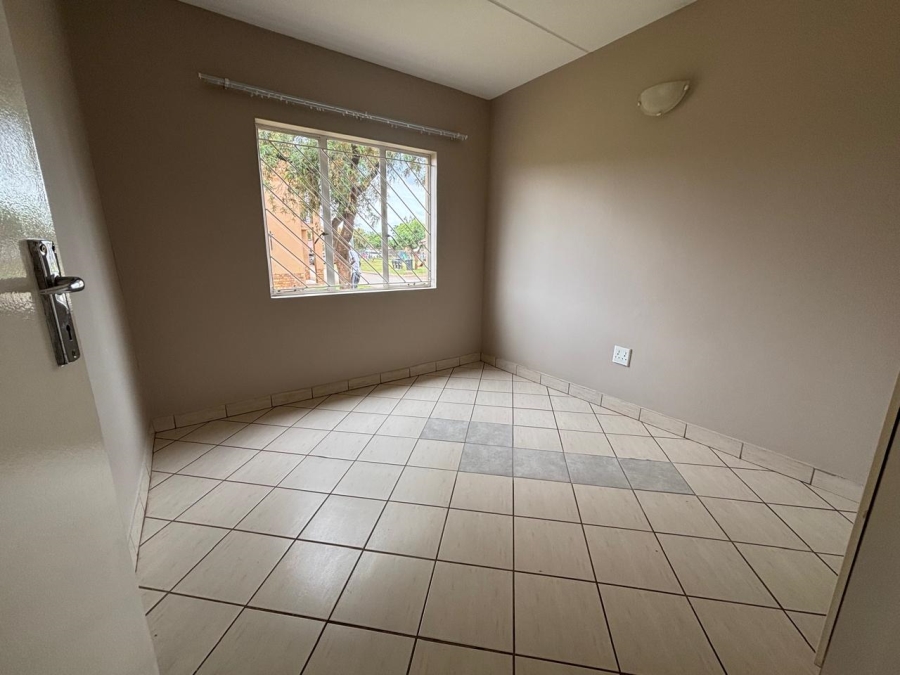 2 Bedroom Property for Sale in Protea Glen Gauteng
