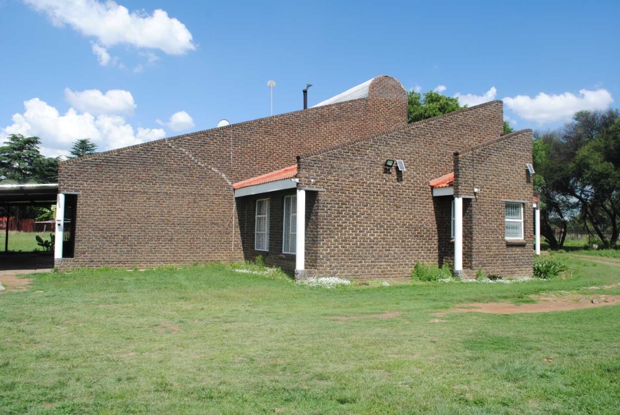 4 Bedroom Property for Sale in Buyscelia Gauteng