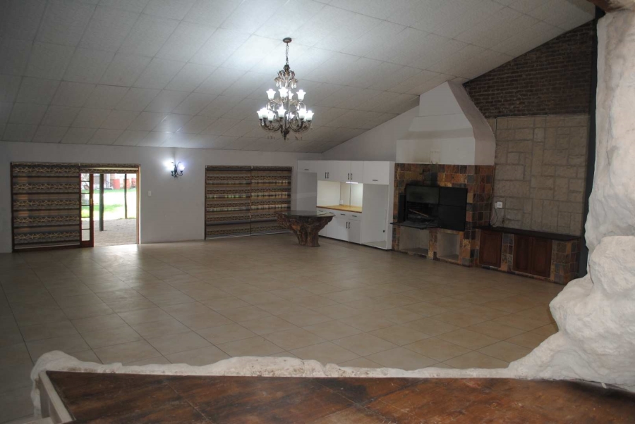 4 Bedroom Property for Sale in Buyscelia Gauteng