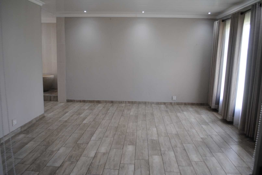 4 Bedroom Property for Sale in Buyscelia Gauteng