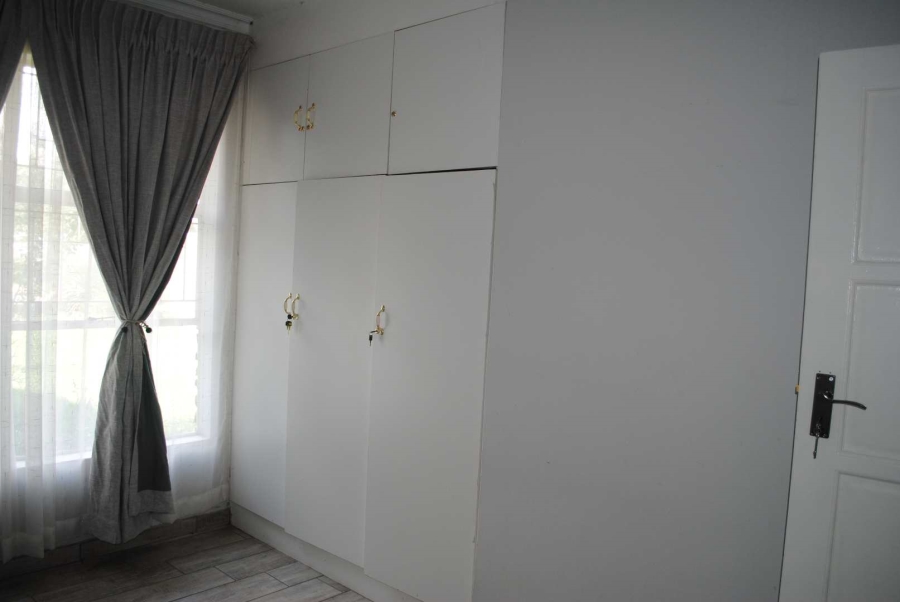 4 Bedroom Property for Sale in Buyscelia Gauteng