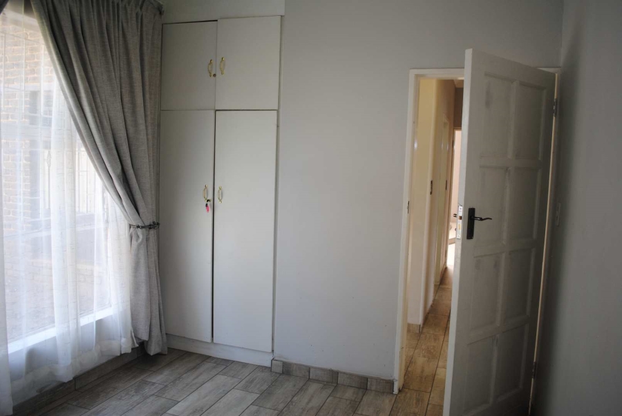 4 Bedroom Property for Sale in Buyscelia Gauteng