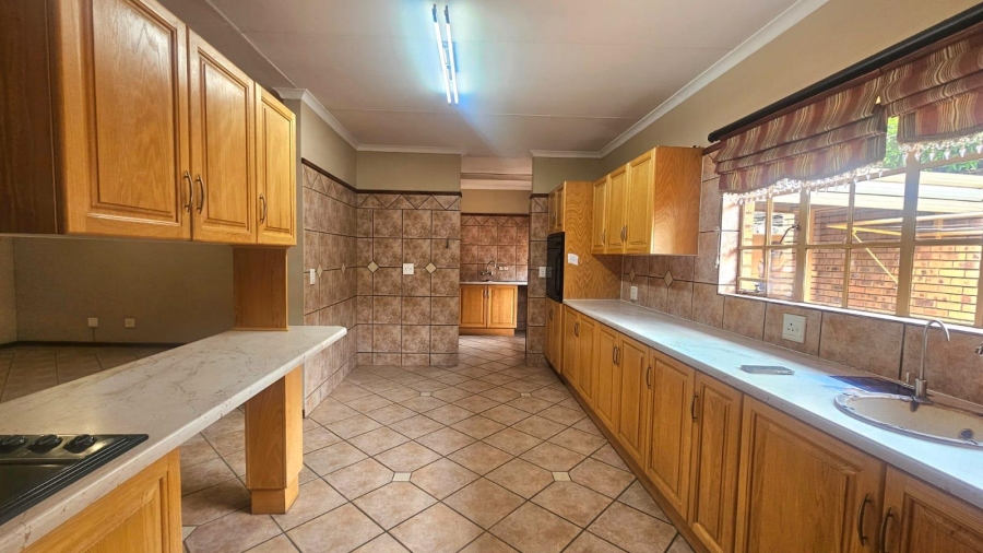 2 Bedroom Property for Sale in Faerie Glen Gauteng