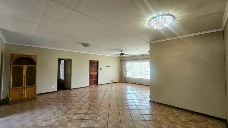 2 Bedroom Property for Sale in Faerie Glen Gauteng