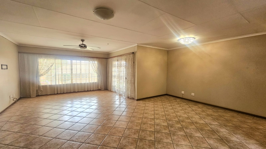 2 Bedroom Property for Sale in Faerie Glen Gauteng
