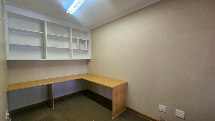 2 Bedroom Property for Sale in Faerie Glen Gauteng