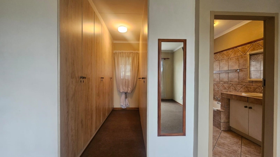 2 Bedroom Property for Sale in Faerie Glen Gauteng