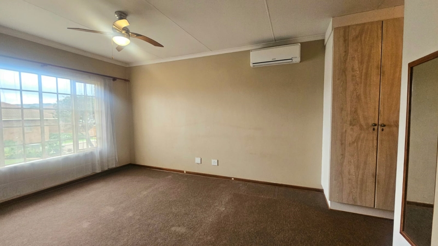 2 Bedroom Property for Sale in Faerie Glen Gauteng