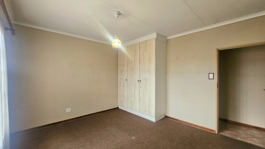 2 Bedroom Property for Sale in Faerie Glen Gauteng