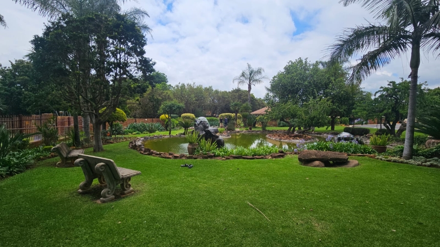 2 Bedroom Property for Sale in Faerie Glen Gauteng