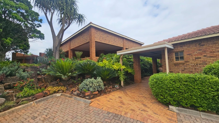 2 Bedroom Property for Sale in Faerie Glen Gauteng