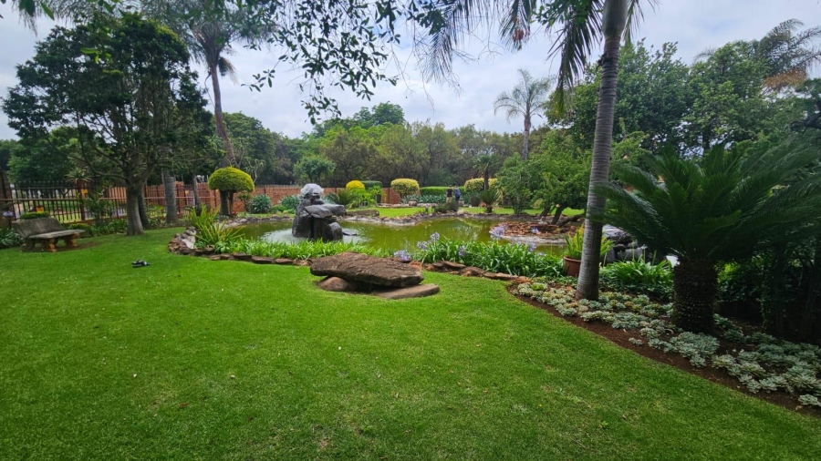 2 Bedroom Property for Sale in Faerie Glen Gauteng