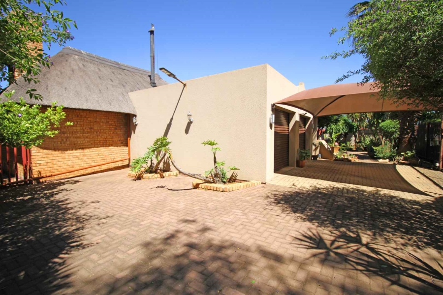 3 Bedroom Property for Sale in Eike Park Gauteng