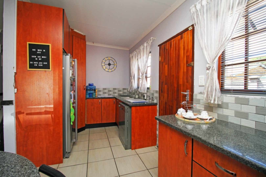 3 Bedroom Property for Sale in Eike Park Gauteng