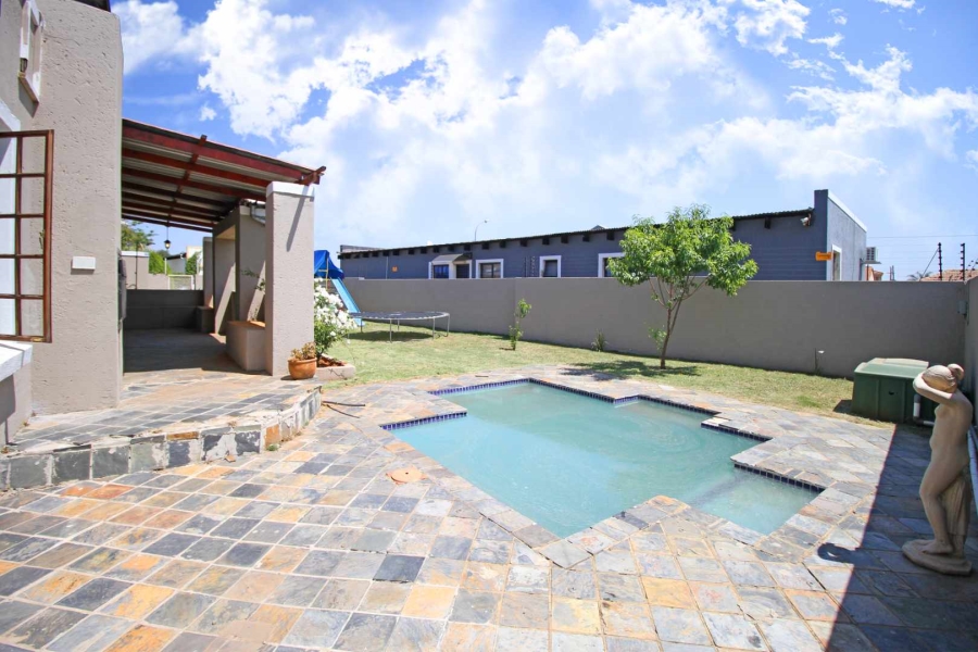 3 Bedroom Property for Sale in Eike Park Gauteng